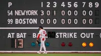 ¡Hartos! Avioneta sobrevuela Fenway Park, casa de Red Sox, con la leyenda "vendan el equipo"