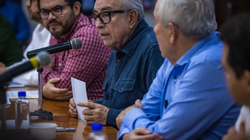 El Gobernador de Sinaloa es acusado de tener presuntos nexos con el Cártel de Sinaloa / FB: @RochaMoyaR