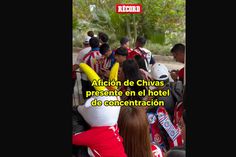 Afición De Chivas Se Hace Presente En El Hotel De Concentración