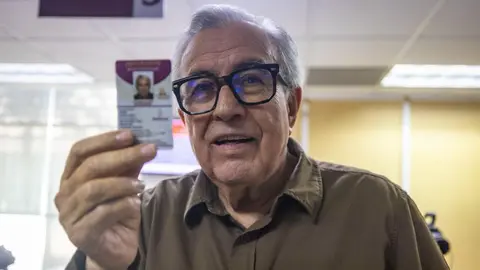 El gobernador Rubén Rocha Moya pidió licencia al cargo por las investigaciones en su contra por presuntos nexos con el narco / FB: @RochaMoyaR