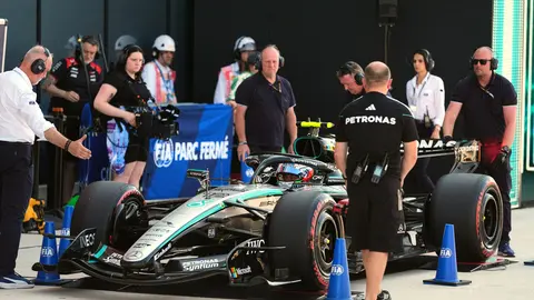 Mercedes en los pits