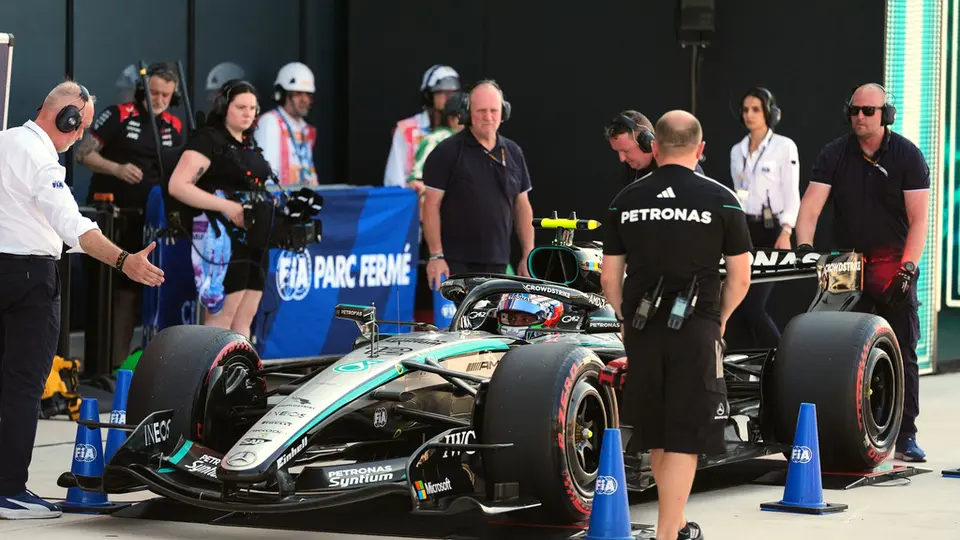 Mercedes en los pits