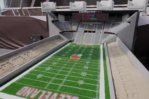 Browns inician construcción de su nuevo estadio; hay un litigio pendiente