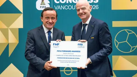 FMF recibe reconocimiento de FIFA por cancha híbrida en el CAR