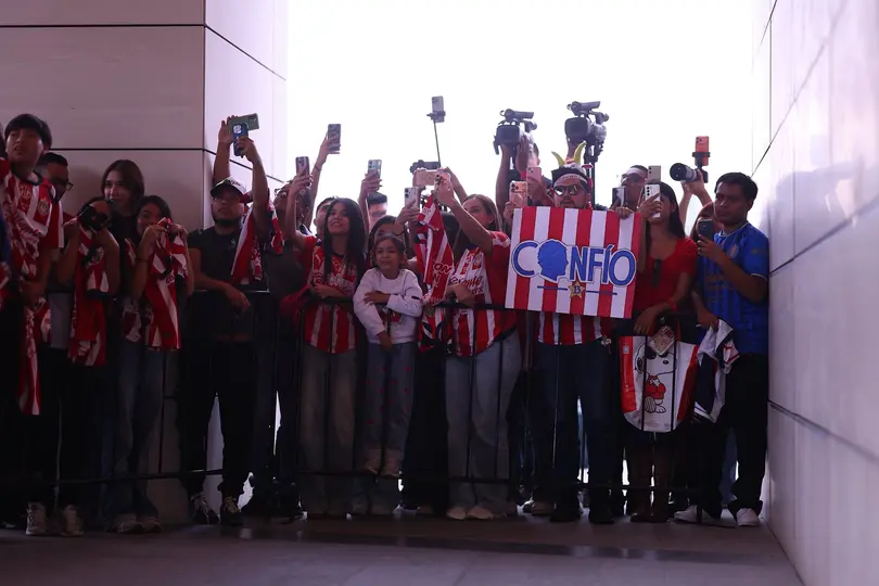 Aficionados recibieron a Chivas previo a Ida de Cuartos de Final l X:Chivas