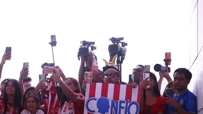 ¡Chivahermanos hacen fiesta! Chivas recibe tremendo recibimiento previo al duelo ante Tigres
