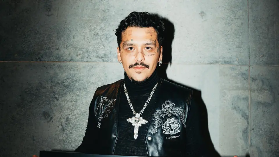 El compositor de regional mexicano dijo que la banda de rock siempre sonaba en su casa / FB:@christiannodaloficialmx