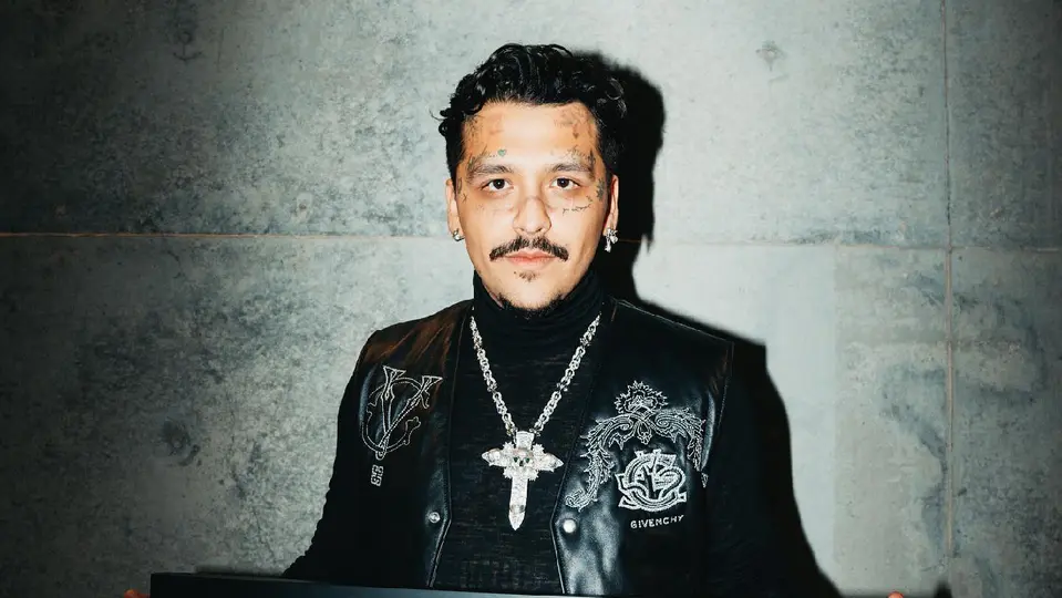 El compositor de regional mexicano dijo que la banda de rock siempre sonaba en su casa / FB:@christiannodaloficialmx