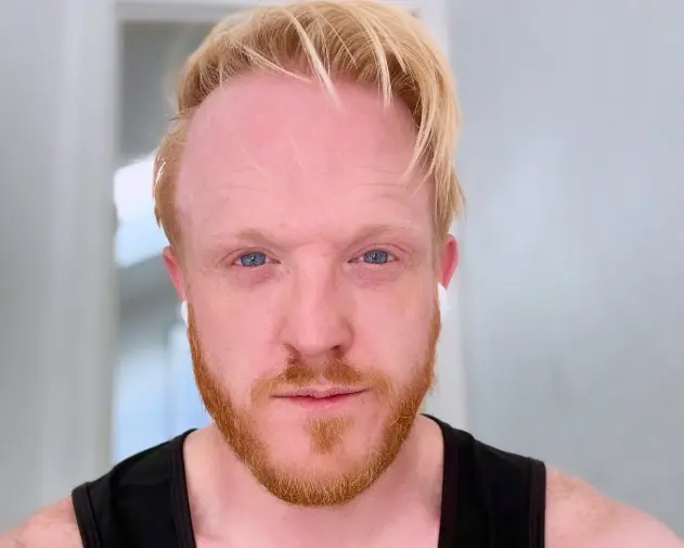 Owain Rhys Davies falleció a los 44 años. / @owainrdavies