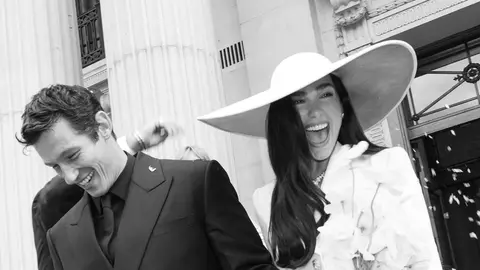Dua Lipa revela las primeras fotos de su boda con Callum Turner