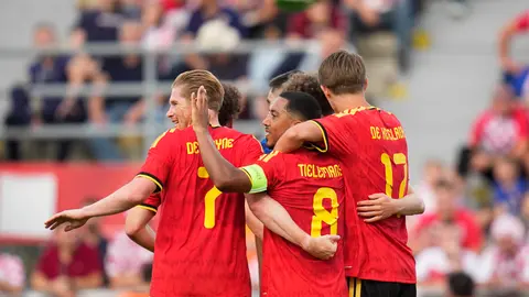 Bélgica celebrando gol ante Croacia l AP