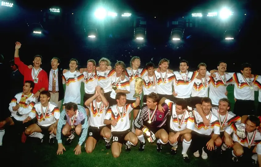Selección Alemana 1990 l Instagram: @lotharmatthaus10