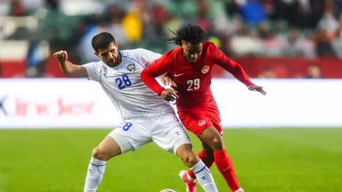 Canadá impone condiciones bajo la lluvia y derrota a Uzbekistán rumbo al Mundial