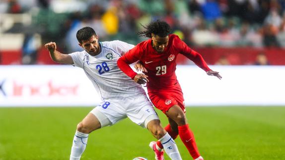 Canadá impone condiciones bajo la lluvia y derrota a Uzbekistán rumbo al Mundial