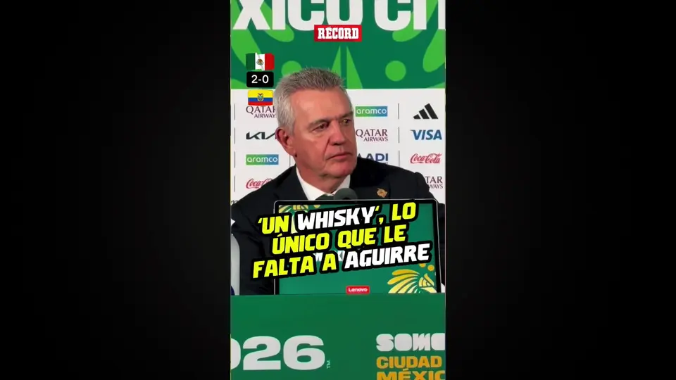 ¿UN WHISKY? Lo único que le falta hoy a Aguirre tras vencer con México a Ecuador en el Mundial