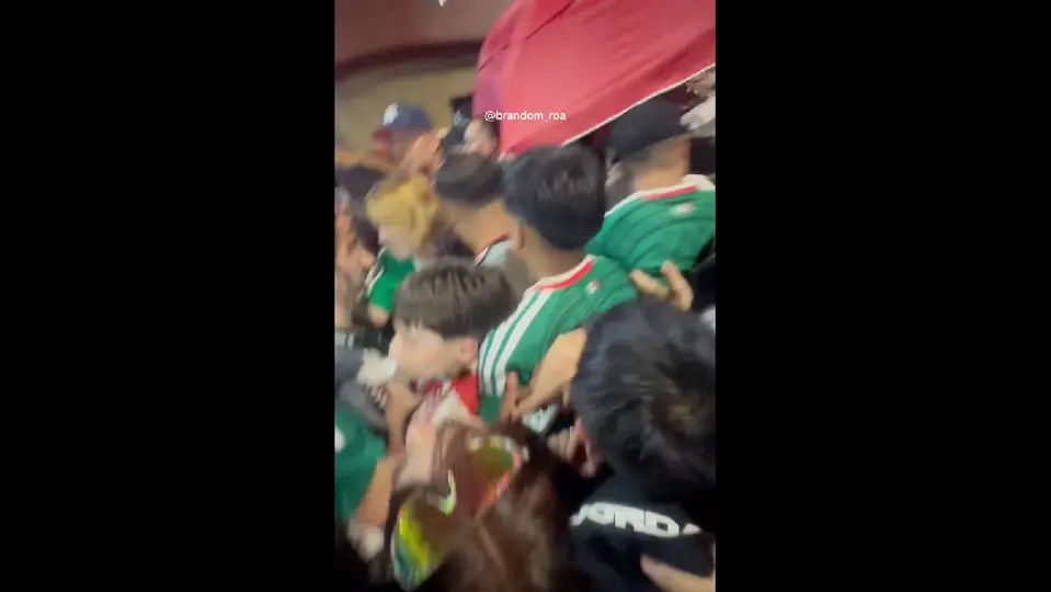 Cientos de personas quedaban atrapadas entre la multitud sobre Paseo de la Reforma / Especial
