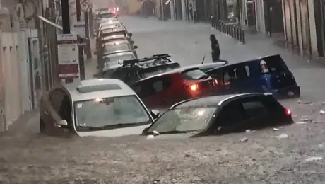 ¿Tu auto quedó bajo el agua? Pasos que debes seguir según Condusef