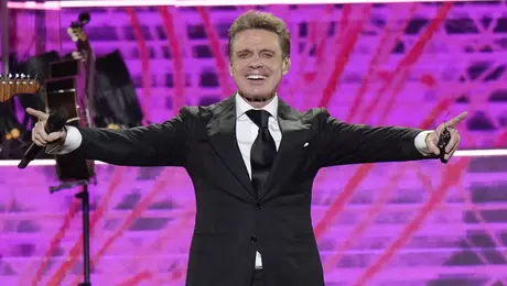 Luis Miguel reaparece en CDMX tras rumores de hospitalización; así fue captado en el Centro Histórico