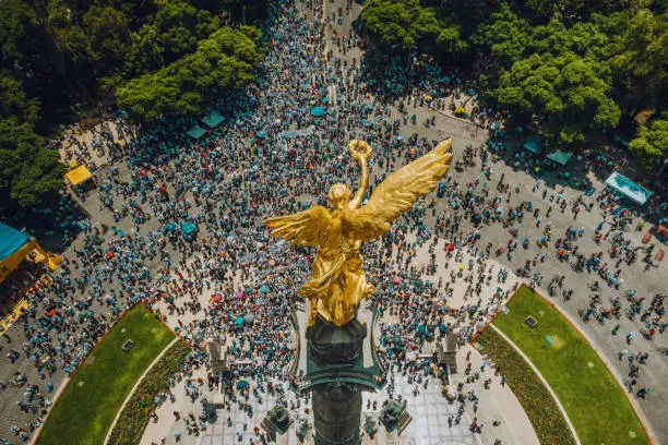 Alrededor de un millón de personas se concentraron en el angel de la independencia./@pixabay