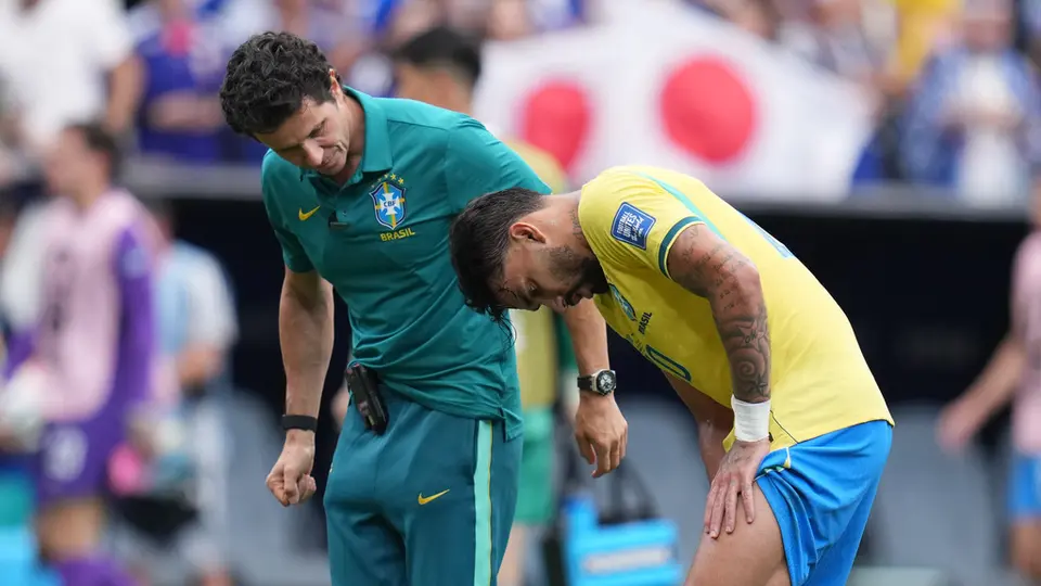 Lucas Paquetá con su lesión muscular en el partido ante Japón | AP