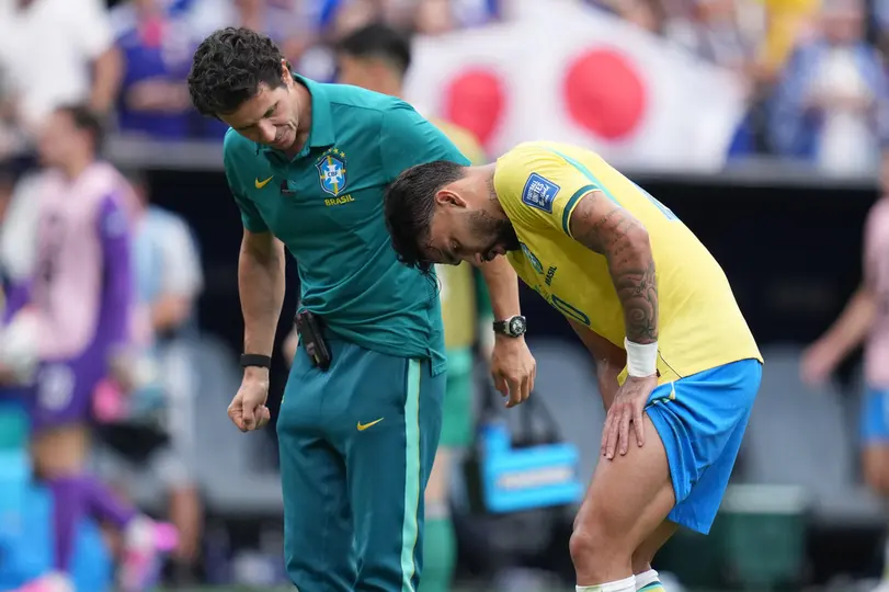 Lucas Paquetá con su lesión muscular en el partido ante Japón | AP