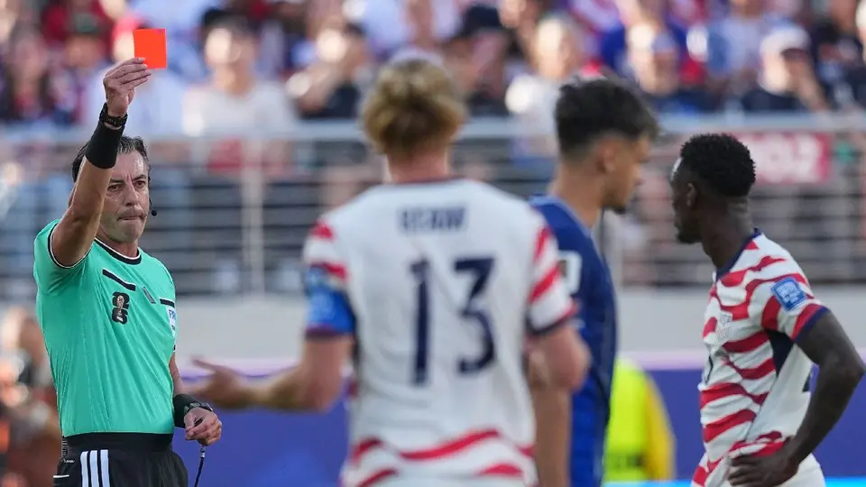 Expulsión de Balogun, jugador de Estados Unidos | AP