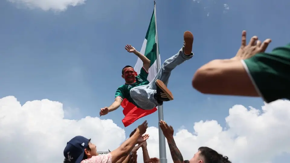 Autoridades de CDMX emitieron recomendaciones para asistentes a eventos masivos por la Copa Mundial de Fútbol. / AP
