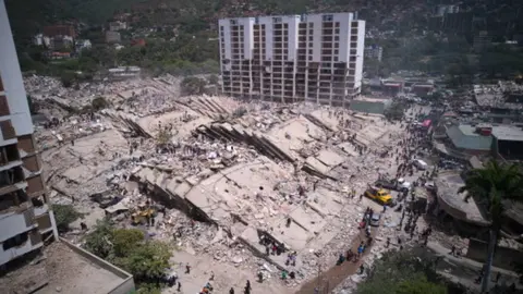 El doble terremoto golpeó a Venezuela el 24 de junio de 2026 con magnitudes de 7.2 y 7.5, provocando severos daños en distintas regiones del país. / AP