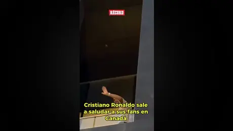 ¡FIEBRE POR CRISTIANO RONALDO! El astro portugués saludó a varios fans y hubo caos