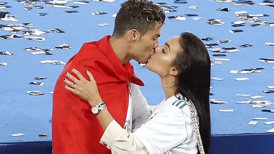 Georgina Rodríguez y Cristiano Ronaldo | AP