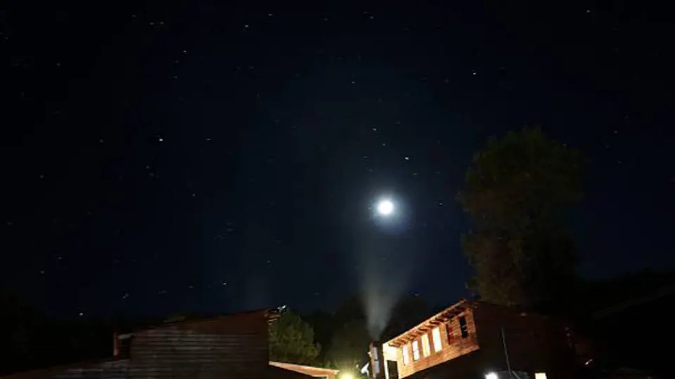 El cielo nocturno ofrecerá un auténtico espectáculo durante agosto de 2026. / iStock