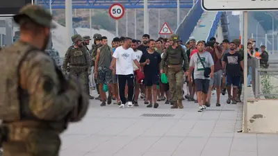 Al menos 72 migrantes mueren al intentar entrar a Ceuta; España refuerza la frontera