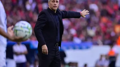 Crespo lamenta la derrota en su debut: "estamos pagando muy caro el precio de este partido"