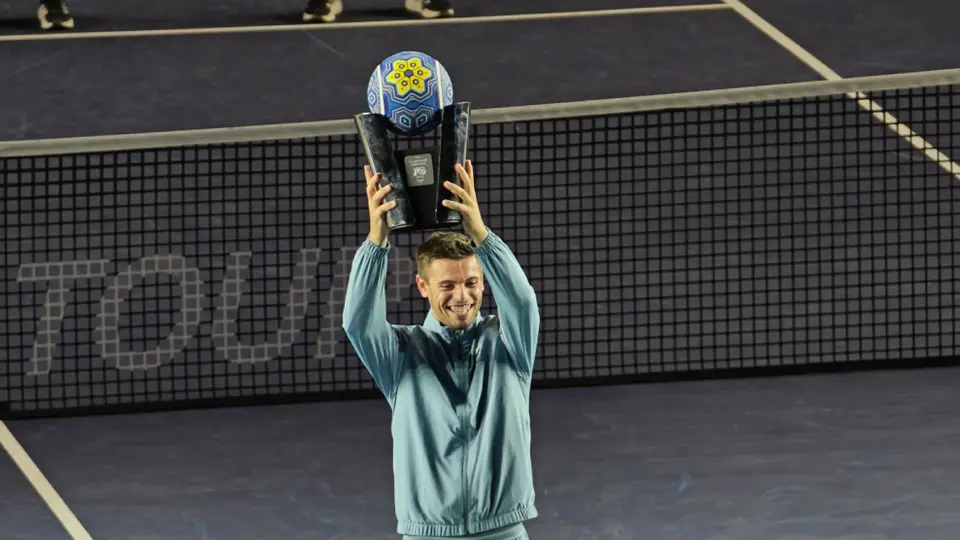 Arthur Gea sorprende a Shapovalov y conquista el Abierto de Los Cabos