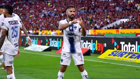 ¡Apareció el refuerzo! Diego Rossi marca su primer gol con Rayados en su tercer juego