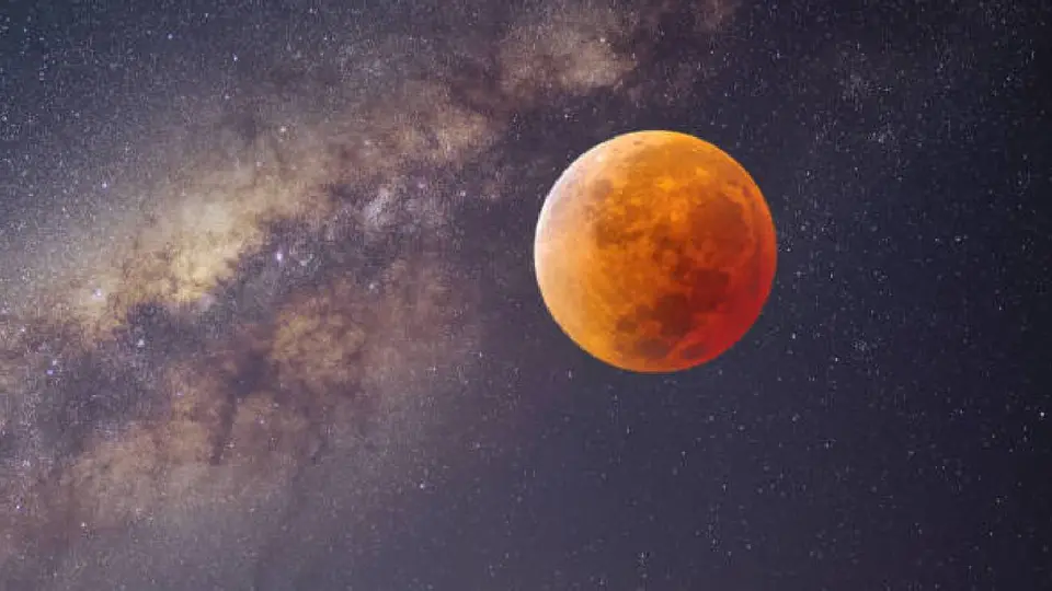 El eclipse parcial de Luna del 27 y 28 de agosto podrá observarse desde México si las condiciones meteorológicas lo permiten. / iStock