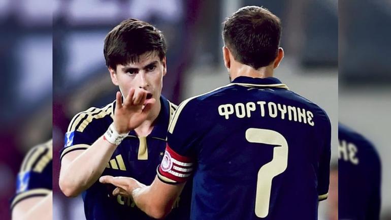 'Hormiga' González tras su anotación su gol con Olympiacos | X: @olympiacosfc