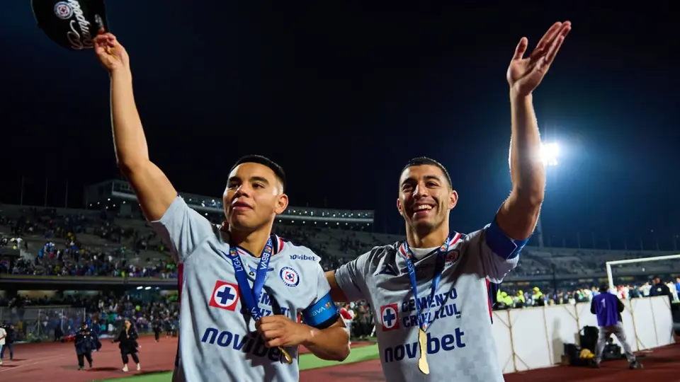 Charly Rodríguez y Erik Lira en celebración con Cruz Azul en el Clausura 2026 | MEXSPORT