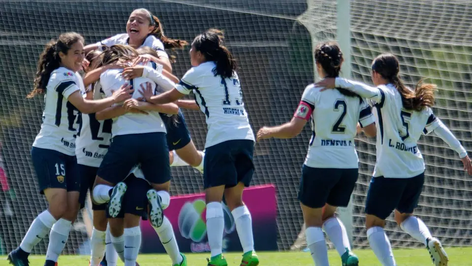 Pumas femenil festejando ante América l MEXSPORT