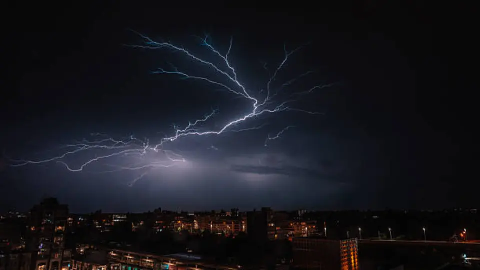 Las tormentas eléctricas pueden representar un riesgo mortal. / iStock