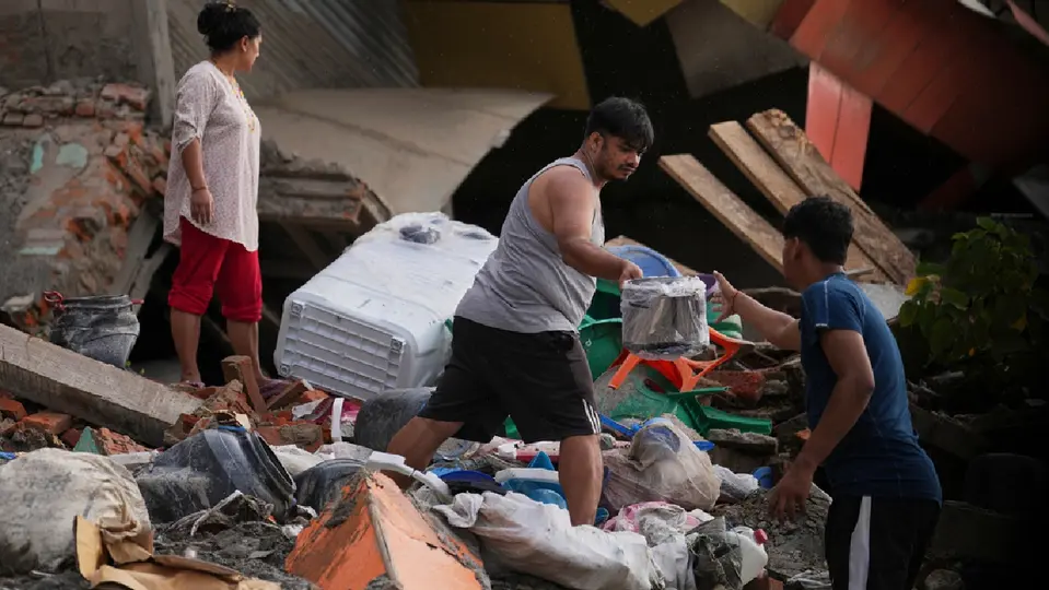 Evitar la cancelaciones ayudaría a los habitantes que la están pasando mal por las inundaciones / AP