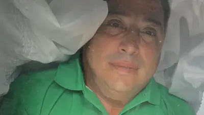 ¿Político “muere” para farmear aura? El Tecmol se mete en un ataúd y sale como si nada | VIDEO
