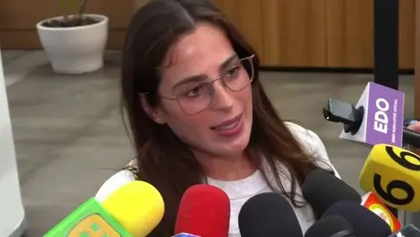 VIDEO: Fátima Bosch enfrenta a la prensa y sale corriendo
