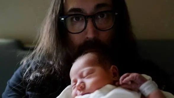 John Lennon, integrante de The Beatles, falleció en 1980 antes de conocer a su primer nieto./@johnlennon