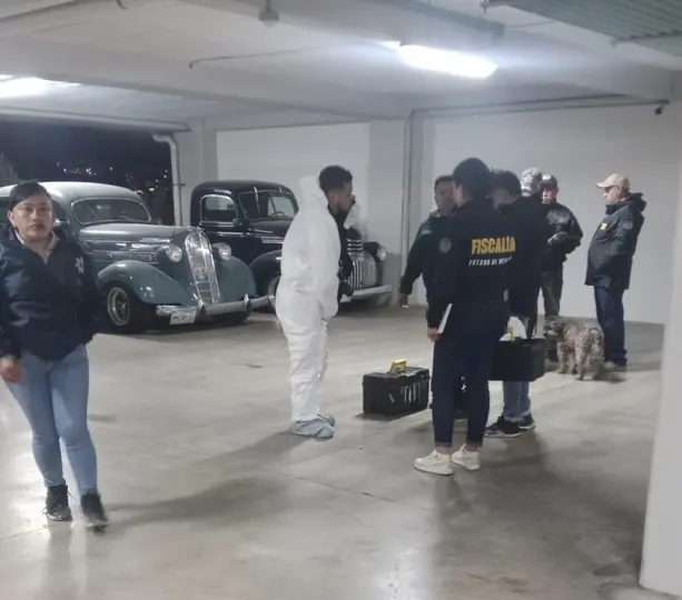La FGJEM investiga si el hombre que aparece en las imágenes tiene relación directa con el multihomicidio./ X: @noelalvaradom