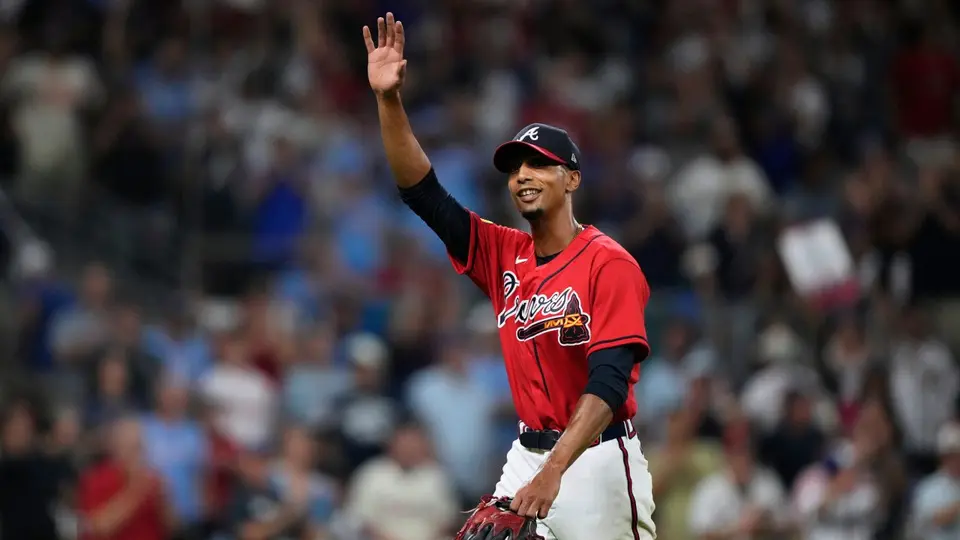 Ray Kerr, pitcher de los Atlanta Braves en la Serie de Comodín | AP