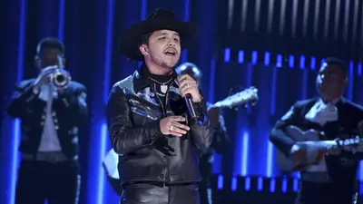 Christian Nodal alcanza mil millones de vistas con “No Te Contaron Mal” y suma otro récord en YouTube