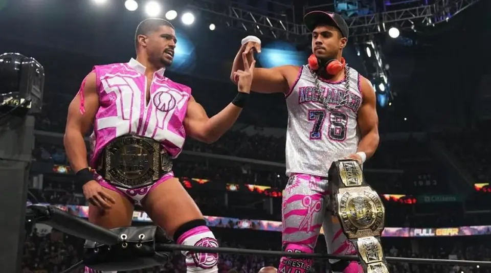 The Acclaimed realizando su entrada en AEW como Campeones en Pareja AEW |AEW