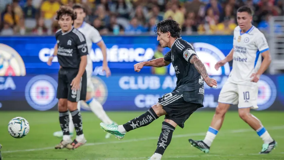 Zendejas en el amistoso América ante Cruz Azul | X: @ClubAmerica
