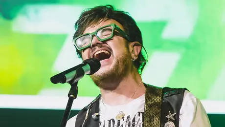 Aleks Syntek lanza fuerte mensaje: “Han matado a mis músicos y amigos por una guitarra”